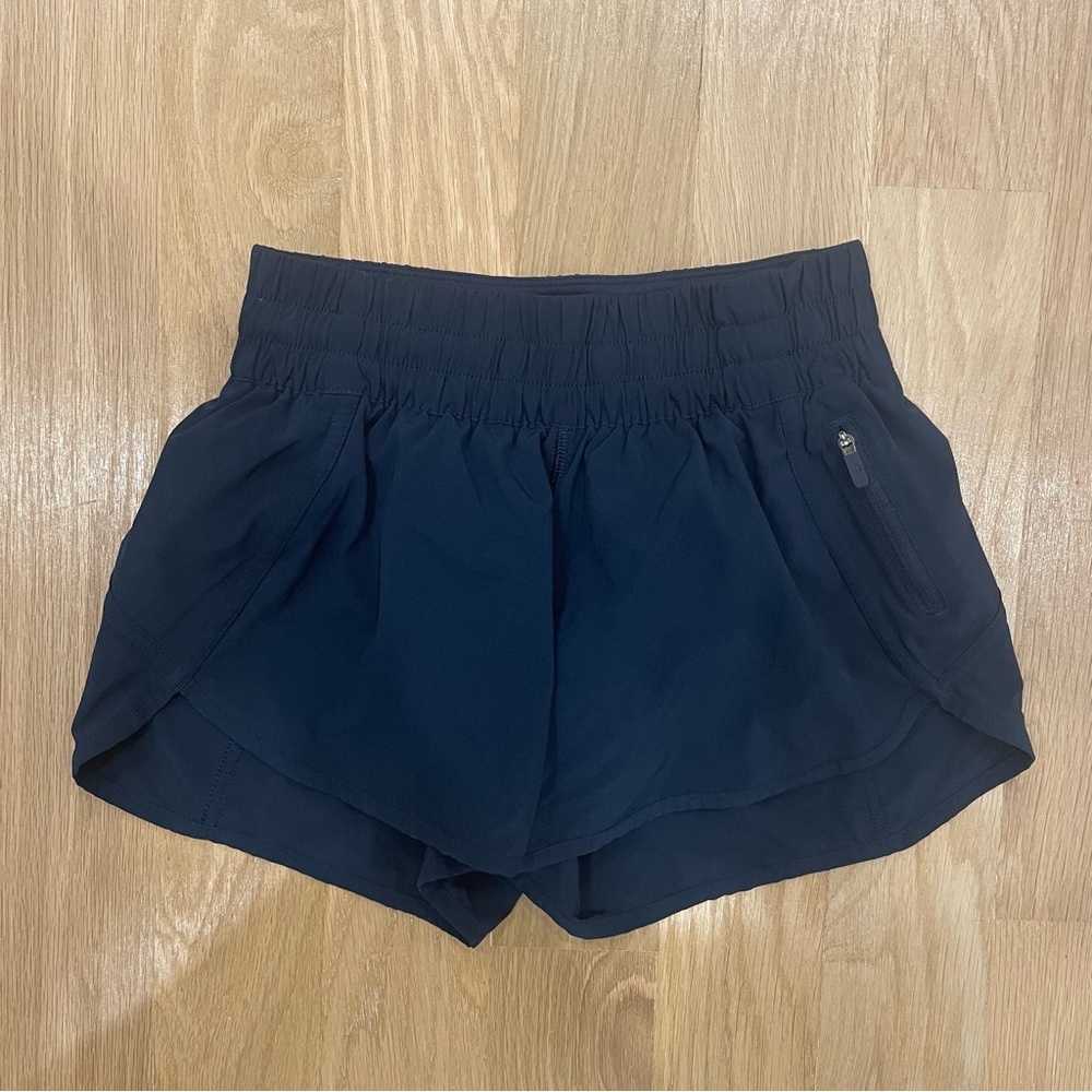 Lululemon navy tracker short